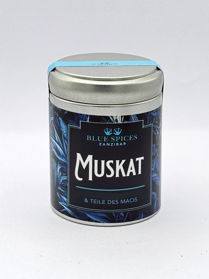 Muskatnuss und Teile des Macis (ganz)